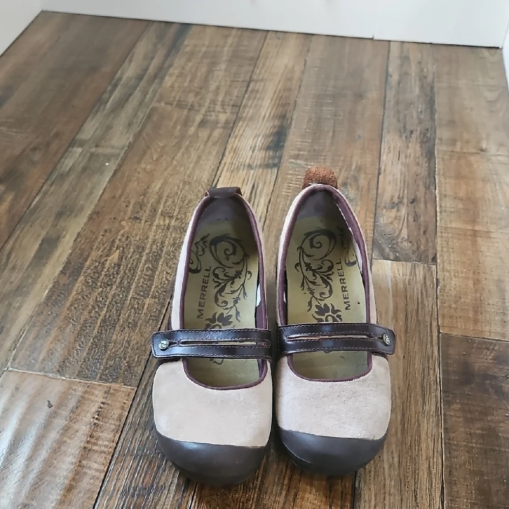 Merrell Brown and Cream Mary Jane Flats‎